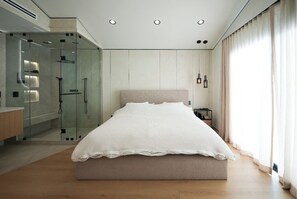 4 Schlafzimmer, Schreibtisch, Bügeleisen/Bügelbrett, kostenloses WLAN