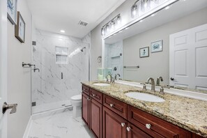 Shower, hair dryer, towels - New! Salty Steps - Naples Getaway with Hot Tub & Outdoor Kitchen (Naples)