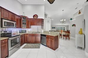 Fridge, microwave, oven, stovetop - New! Salty Steps - Naples Getaway with Hot Tub & Outdoor Kitchen (Naples)