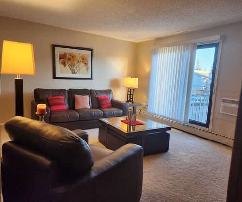 Beautiful 1 Bedroom 1 Bathroom cozy condo at peaceful location