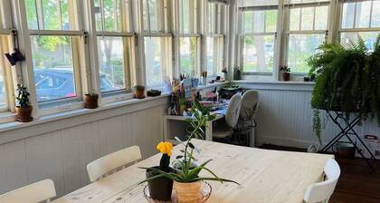 Historic Ypsi Stay I Near Ann Arbor & Depot Town