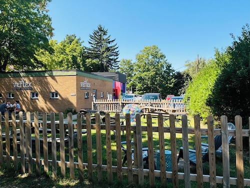 Historic Ypsi Stay I Near Ann Arbor & Depot Town