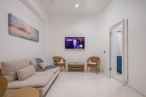 TV - Casa Luma No. 4 | Modern 2 Bedroom in San Juan PR (San Juan)
