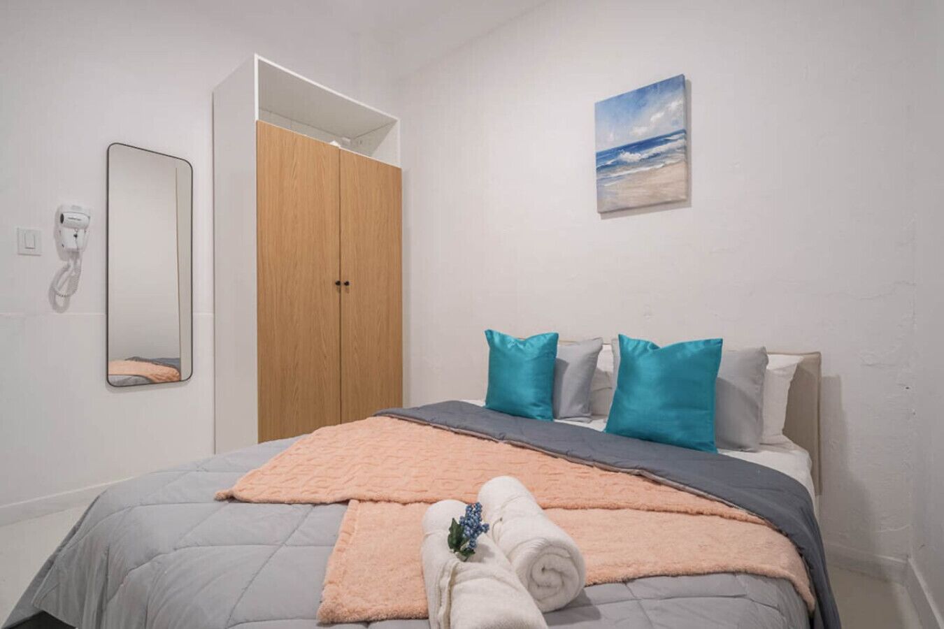 Schreibtisch, Bügeleisen/Bügelbrett, WLAN, Bettwäsche