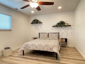 3 chambres, bureau, accès Internet, draps fournis