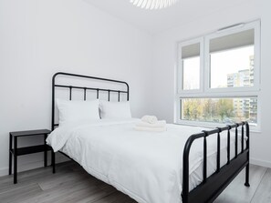 2 chambres, fer et planche à repasser, Wi-Fi, draps fournis