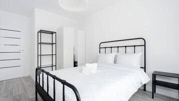 2 makuuhuonetta, silitysrauta/-lauta, Wi-Fi, vuodevaatteet