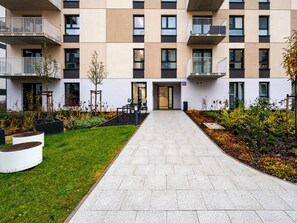 المنشأة من الخارج