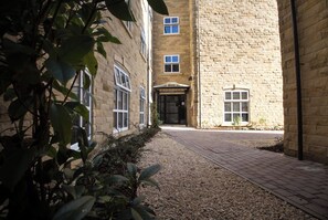 Exterior - Student Only Kingsmill Studios (Huddersfield)