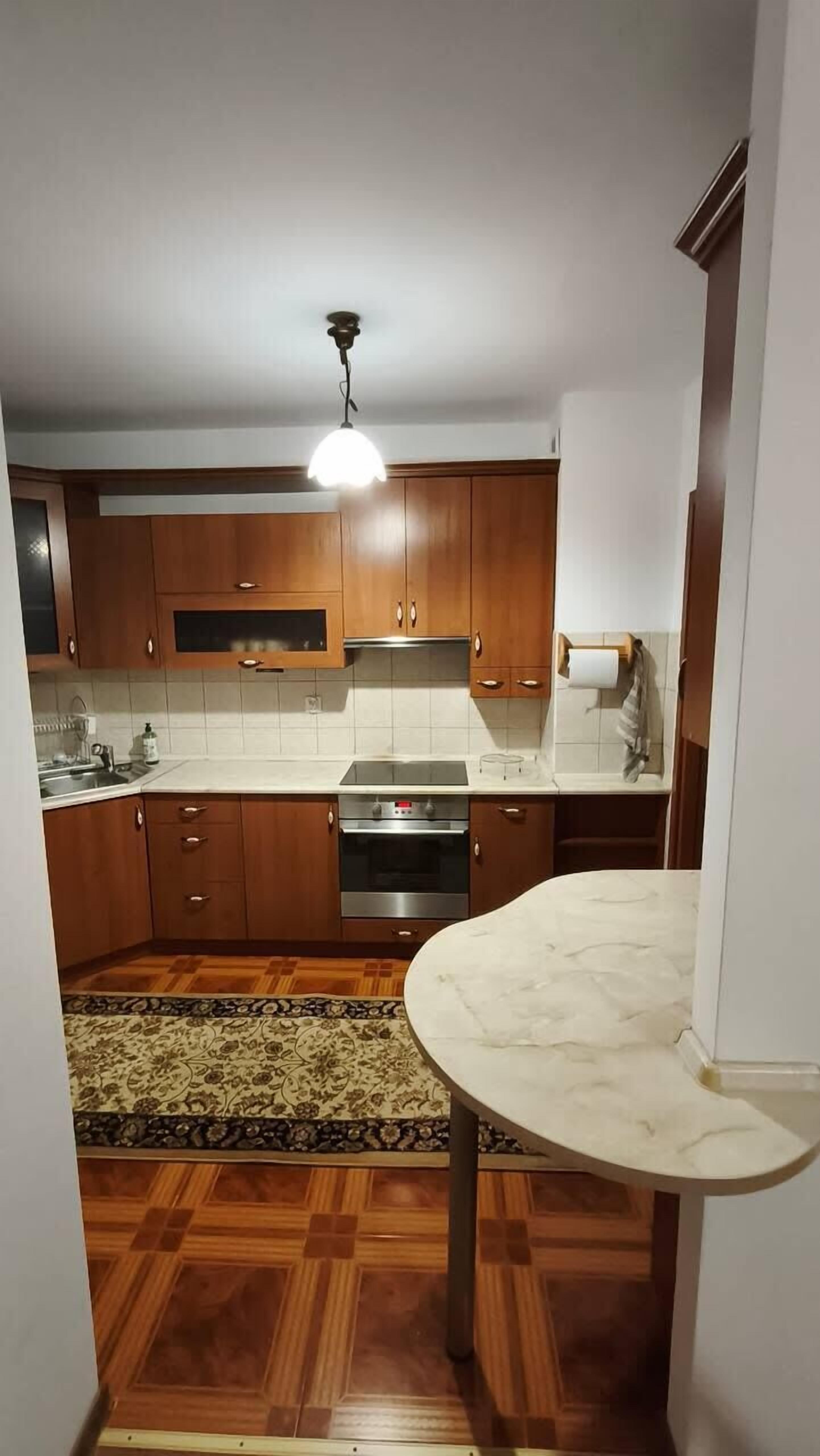 Frigorífico, horno y placa de cocina