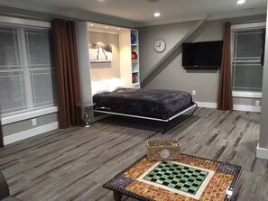 Iron/ironing board, Internet, bed sheets