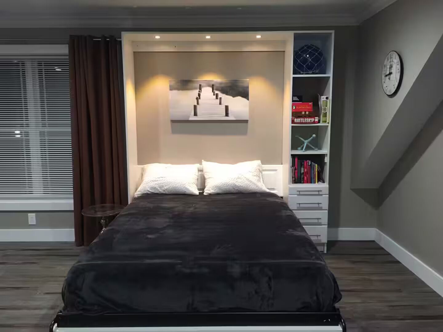 Iron/ironing board, internet, bed sheets