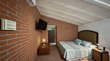 1 chambre, fer et planche Ă repasser, Wi-Fi, draps fournis