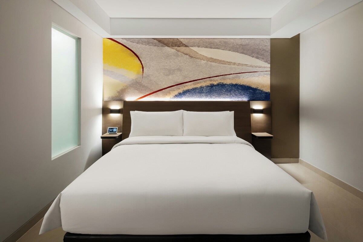 In-room safe, desk, free WiFi, bed sheets