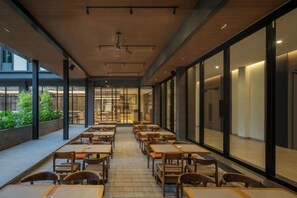 Restaurant - Hotel Neo Kota Baru Parahyangan (Padalarang)