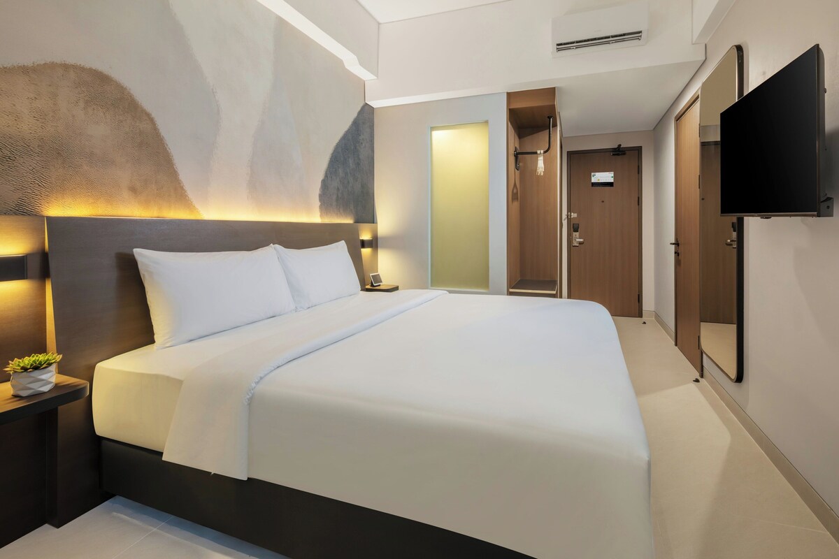 In-room safe, desk, free WiFi, bed sheets