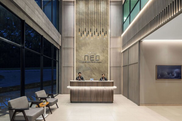 Lobby - Hotel Neo Kota Baru Parahyangan (Padalarang)