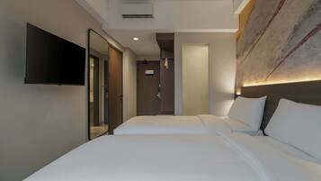 Habitación superior | Caja de seguridad en la habitación, escritorio y wifi gratis