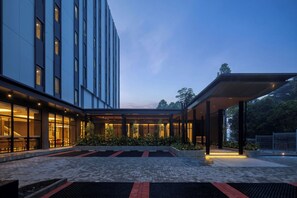 Exterior - Hotel Neo Kota Baru Parahyangan (Padalarang)
