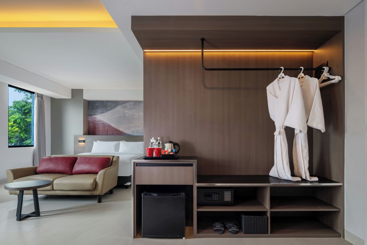 Kamar Eksekutif (Suite) | Brankas, meja kerja, Wi-Fi gratis, dan seprai linen