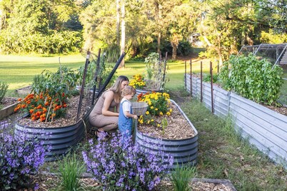 Homestead - Creekside Stay

Entertainers paradise immersed in nature with creek.