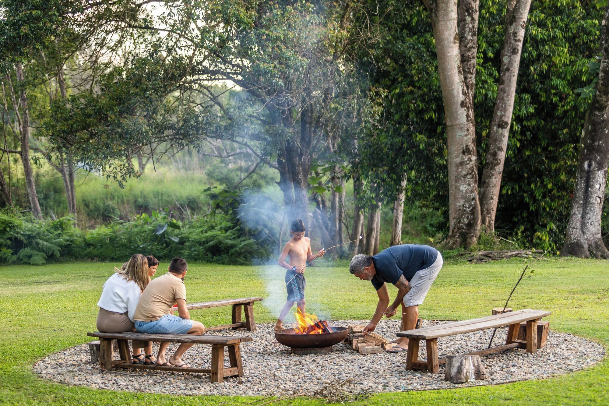 المنطقة المحيطة بالمنشأة
