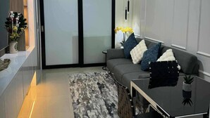 Interior - Chic Retreat in Pasay City - Scandinavian With Balcony Facing Mall Of Asia (Pasay)