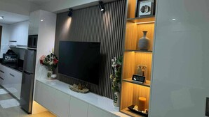 Room amenity - Chic Retreat in Pasay City - Scandinavian With Balcony Facing Mall Of Asia (Pasay)