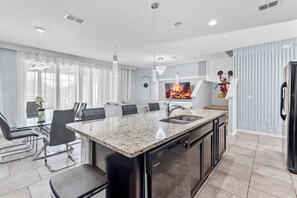 Interior - NEW! Solterra Townhome, Private Pool, 4 Bedroom, 3.5 Bathroom, 15 min to Disney (Davenport)