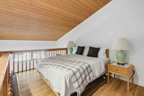 Free WiFi, bed sheets - Edelweiss Loft | Ski-In Ski-Out Studio Steps from Warm Springs Lift (Ketchum)