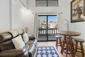 Living area - Edelweiss Loft | Ski-In Ski-Out Studio Steps from Warm Springs Lift (Ketchum)