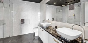 Shower - Penthouse at Ozone Queenscliff (Queenscliffe)