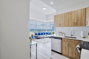 Interior - Luxury City Centre, RiverValley View (Edmonton)