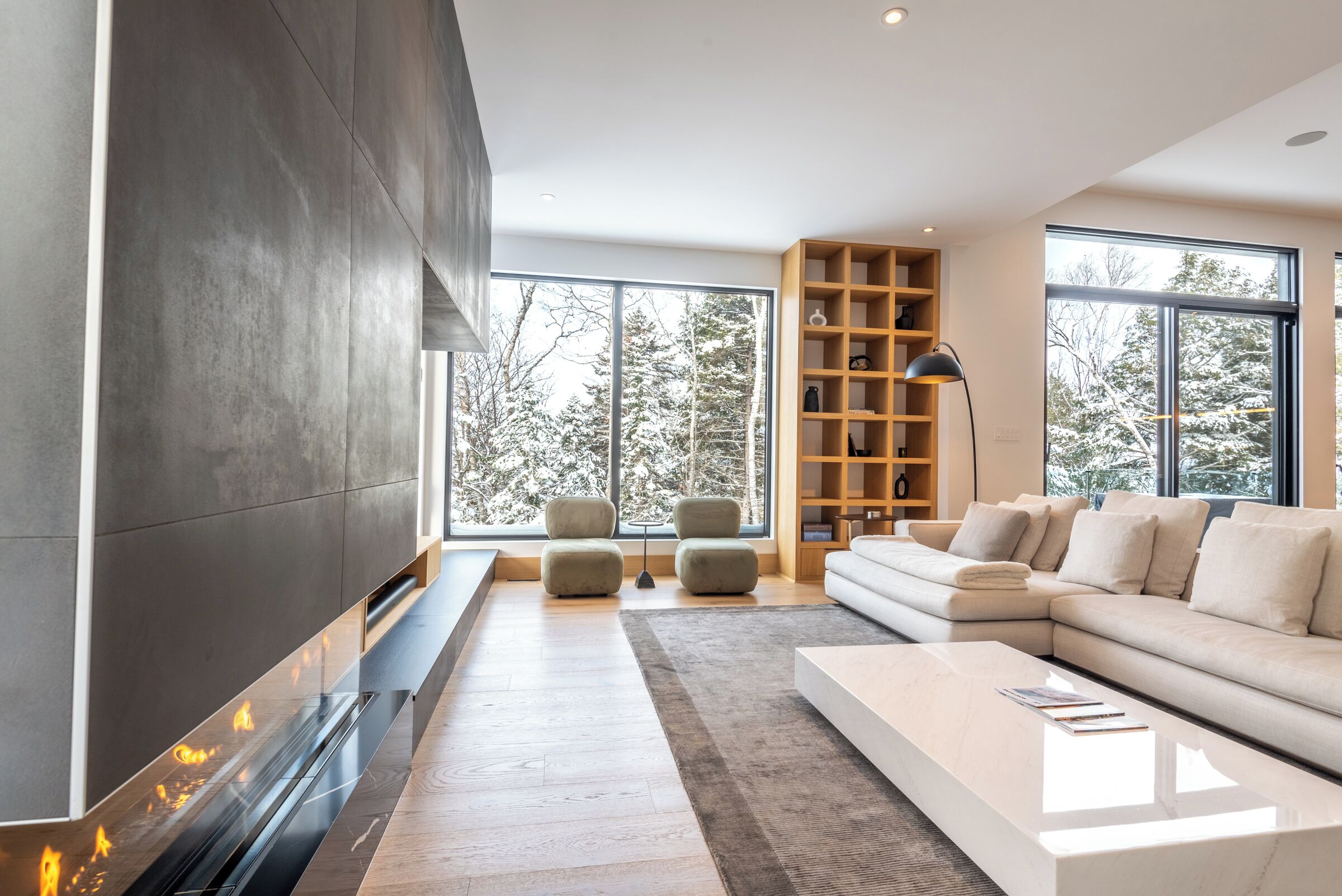 Smart TV, fireplace, video games, table tennis