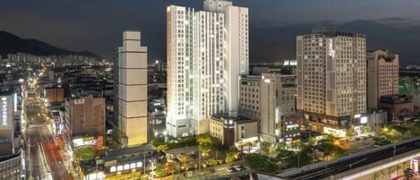 المنشأة من الخارج