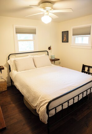 2 habitaciones, tabla de planchar con plancha y wifi gratis 