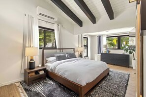 3 bedrooms, desk, iron/ironing board, free WiFi - Panoramic Peaks at Alpine by Tahoe Getaways - Pet-Friendly, A/C, Hot Tub, Shuttle & Stunning Views (Alpine Meadows)