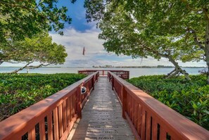 Property grounds - Sun Stack at Runaway Bay 251 by SeaBreeze Vacation (Bradenton Beach)