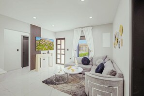 Smart TV - BRAND NEW Modern 3BR2BA~BBQ~Patio~Great Location (Noord)