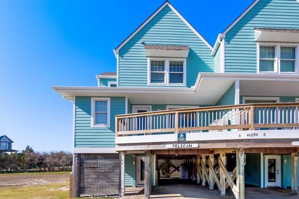 Charming Buxton Townhouse with Screened Deck & Ocean Views