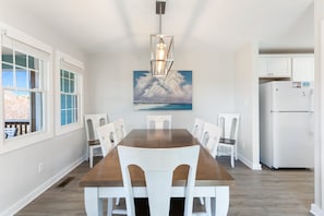 Dining - Pelican: Buxton Townhouse w/ Ocean Views & Porch (Buxton)