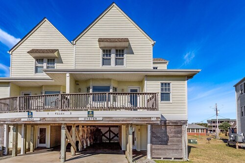 Oyster | Dog-Friendly Townhouse w/ Ocean Views