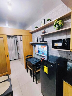 Interior - Peaceful Pasay Oasis - Entire Apartment for Rent (Pasay)