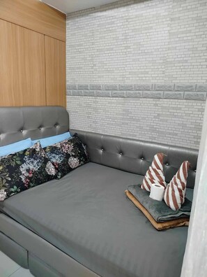 1 bedroom - Peaceful Pasay Oasis - Entire Apartment for Rent (Pasay)