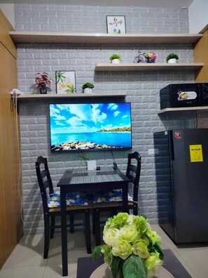 Interior - Peaceful Pasay Oasis - Entire Apartment for Rent (Pasay)