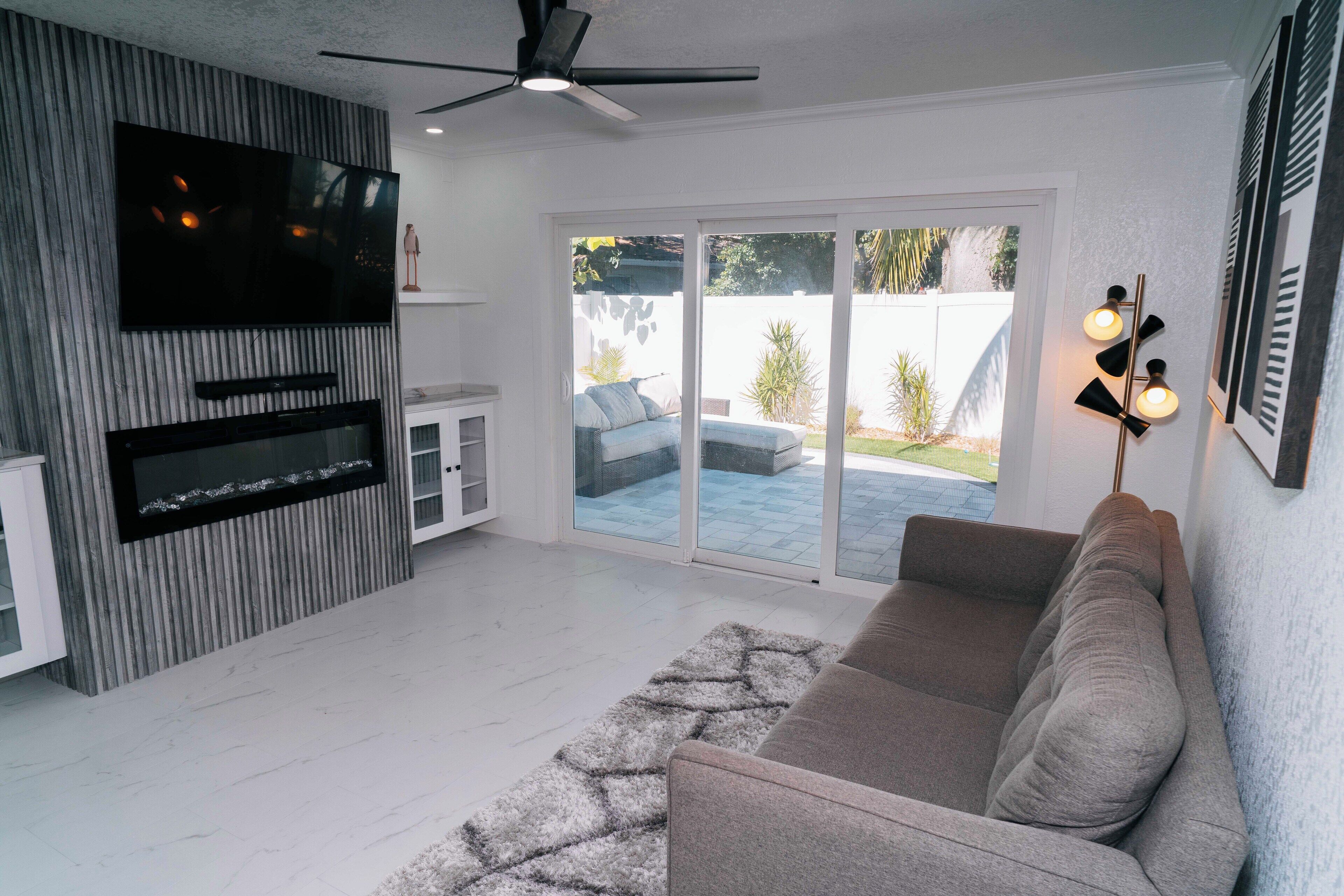 Télévision, cheminée