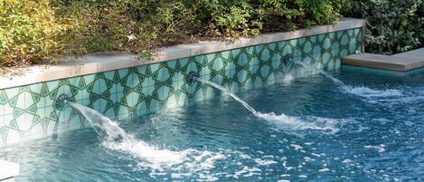 屋外プール、温水プール