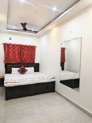 Family Room, Balcony, City View