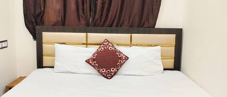 Family Room, Balcony, City View | Free WiFi