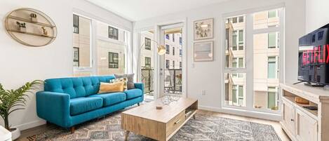 Smart TV, video games